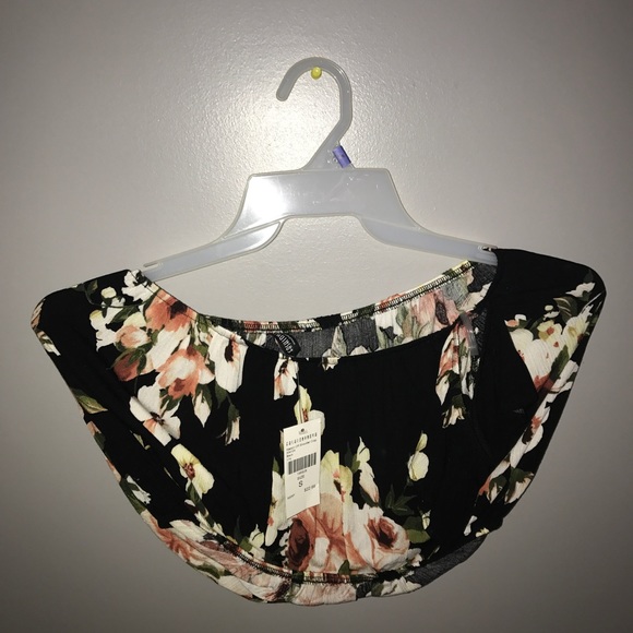 clothes - Picture 4 of 8